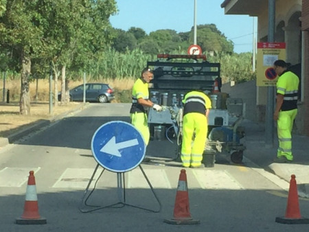 Inici de la repintada a la zona escolar